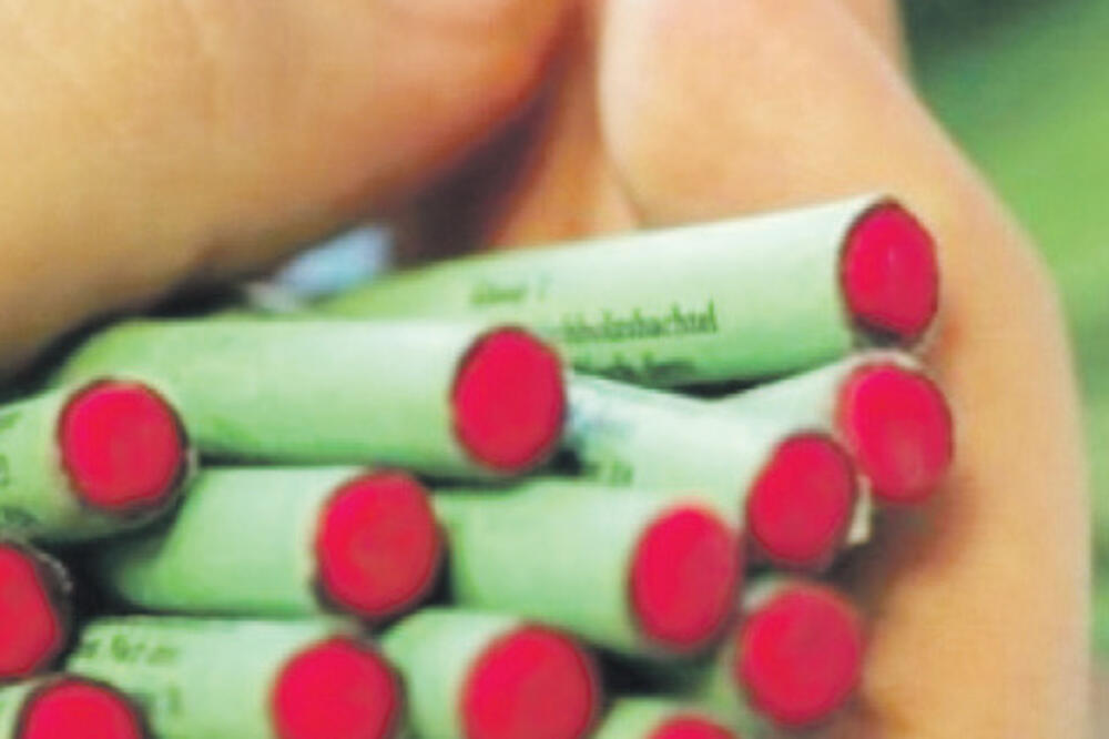 Petarde, Foto: ISTINITO