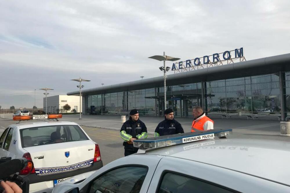 Komunalna policija Aerodrom, Foto: Aerodromi Crne Gore
