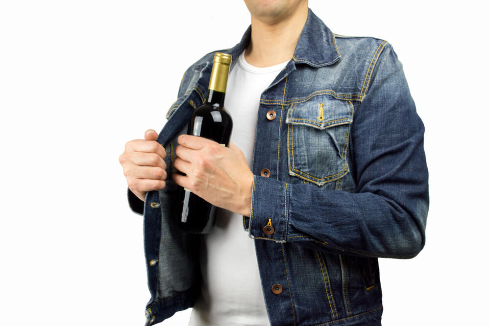 lopov, alkohol, krađa, Foto: Shutterstock