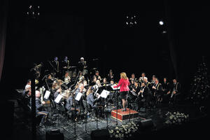 Ovacije publike za božićnu magiju GPD Tivat