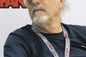 Nik Kasl ponovo glumi lik ubice Majkla Mejersa