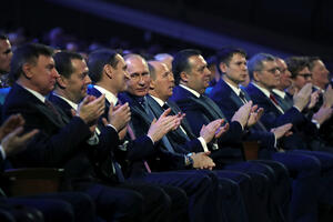 Medvedev: Ujedinjena Rusija želi konačnu pobjedu Putina
