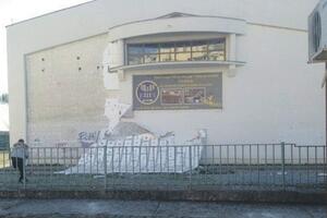 Podgorica: Pala fasada sa zida sale OŠ "Štampar Makarije"