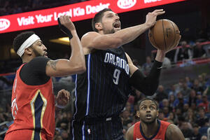 Efikasni Vučević, sjajni Jokić, Harden brojao do 51