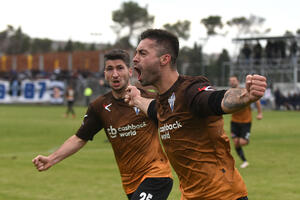 Budućnost bez napadača - Melunović ide u Kinu