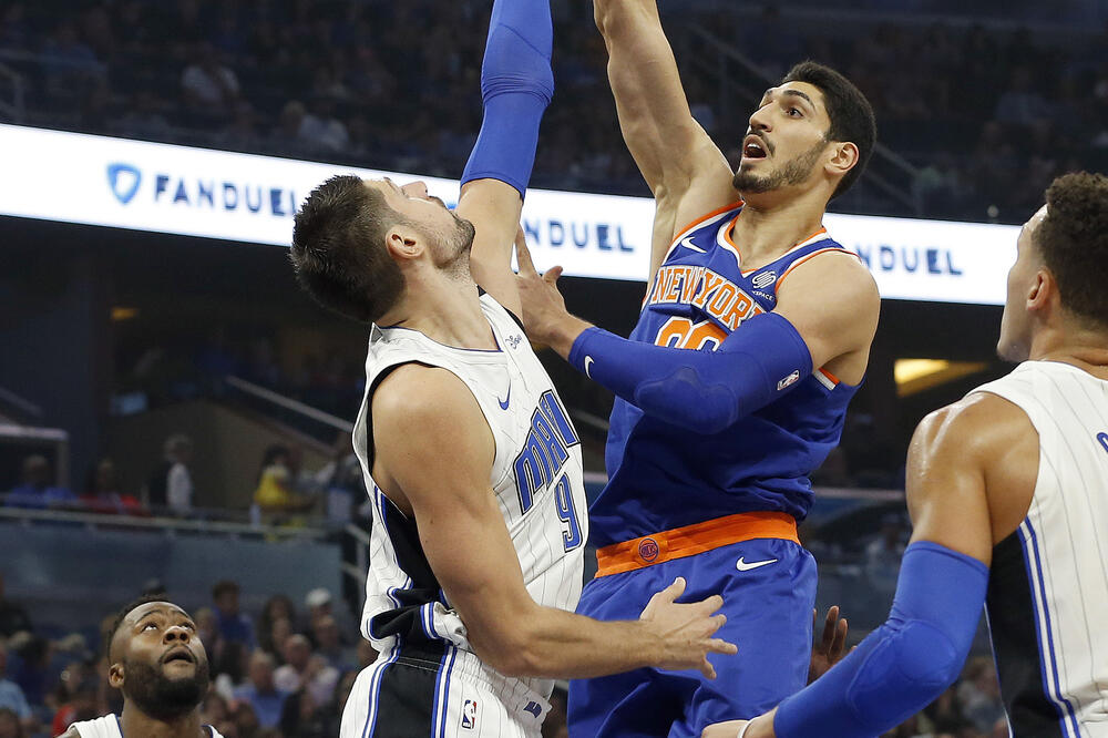 Nikola Vučević, Enes Kanter, Foto: Reuters