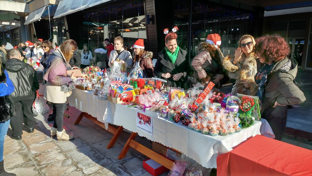 Novogodišnji bazar Tivat
