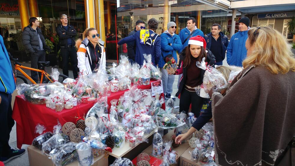Novogodišnji bazar Tivat