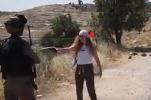 Pogledajte: Palestinska tinejdžerka udarala, šamarala i šutirala...