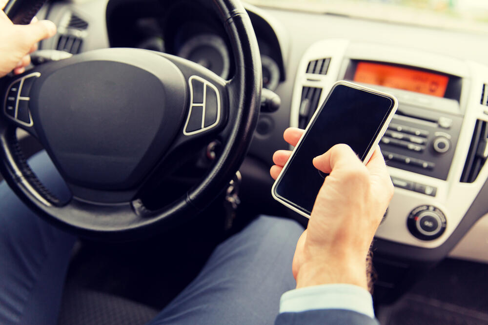 Vožnja i telefoni, Foto: Shutterstock