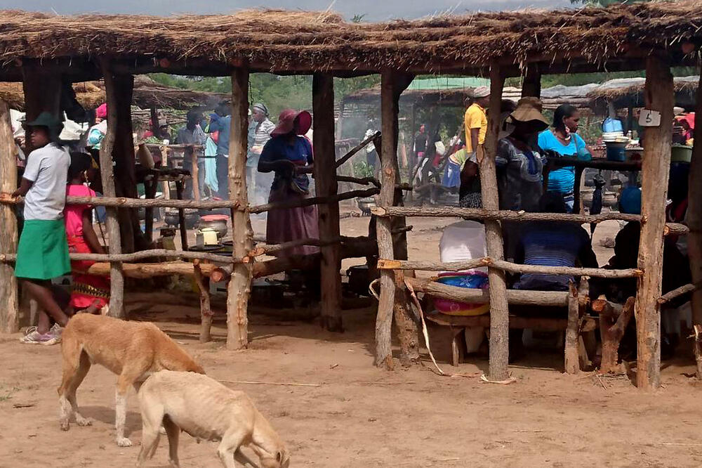 Gomoza, Zimbabve, Foto: Beta-AP