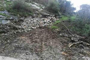 Herceg Novi: Mještani Rujeva počeli da grade put