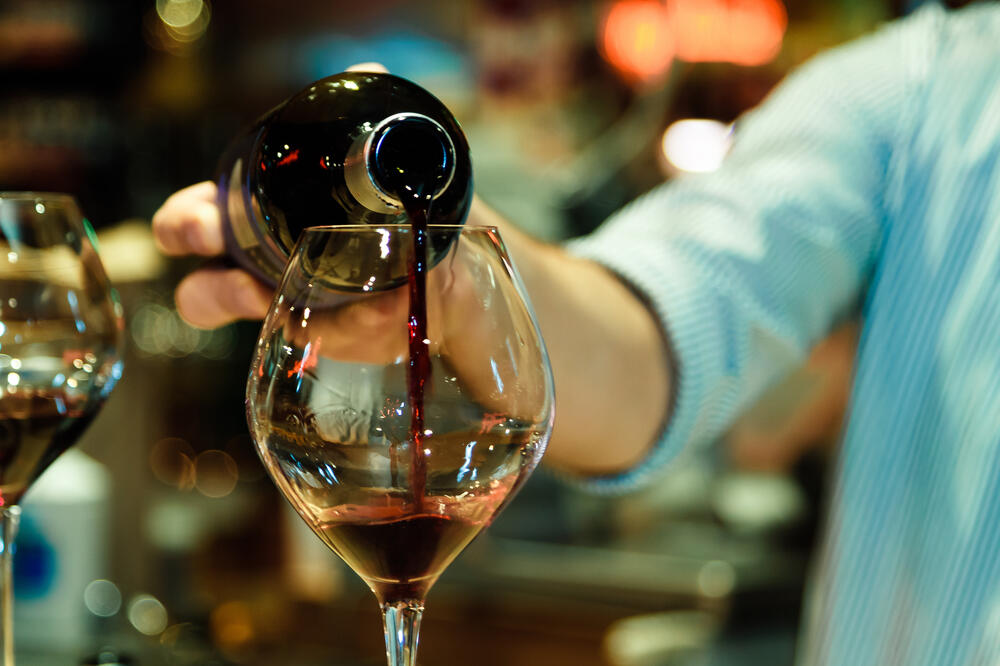 vino, čaša vina, Foto: Shutterstock
