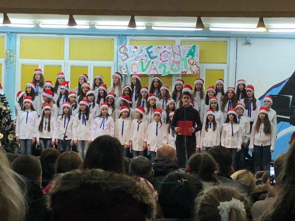 Novogodišnji bazar OŠ Luka Simonović