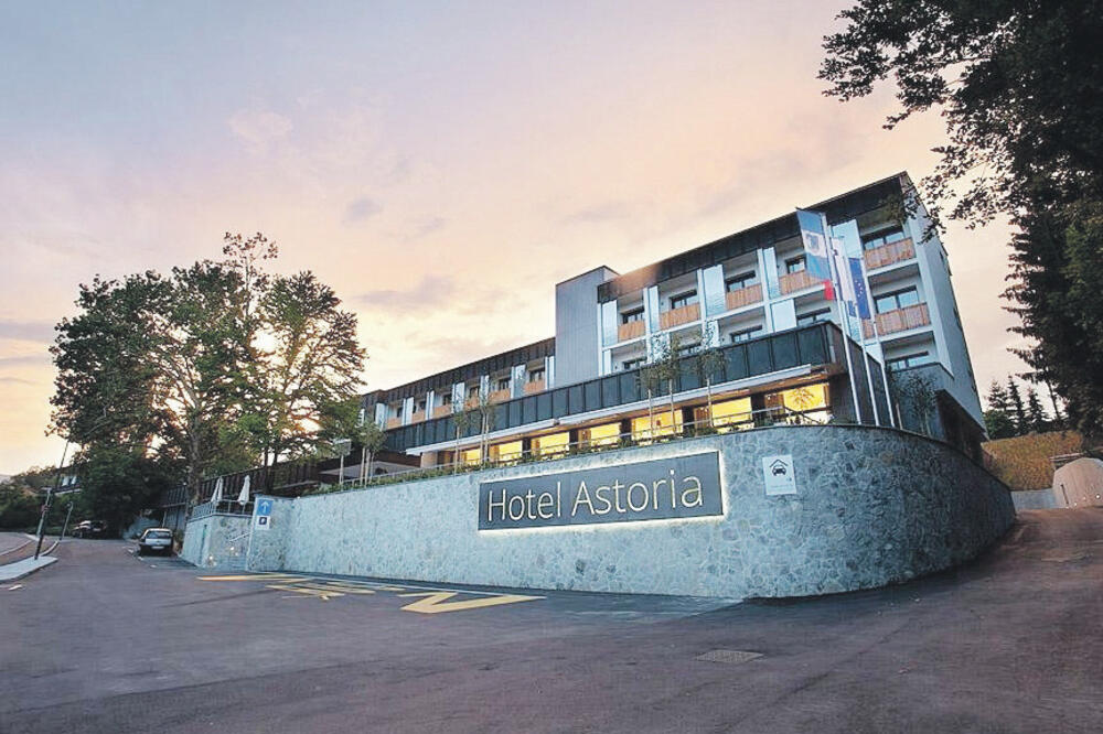 Hotel Astoria Bled (novine)