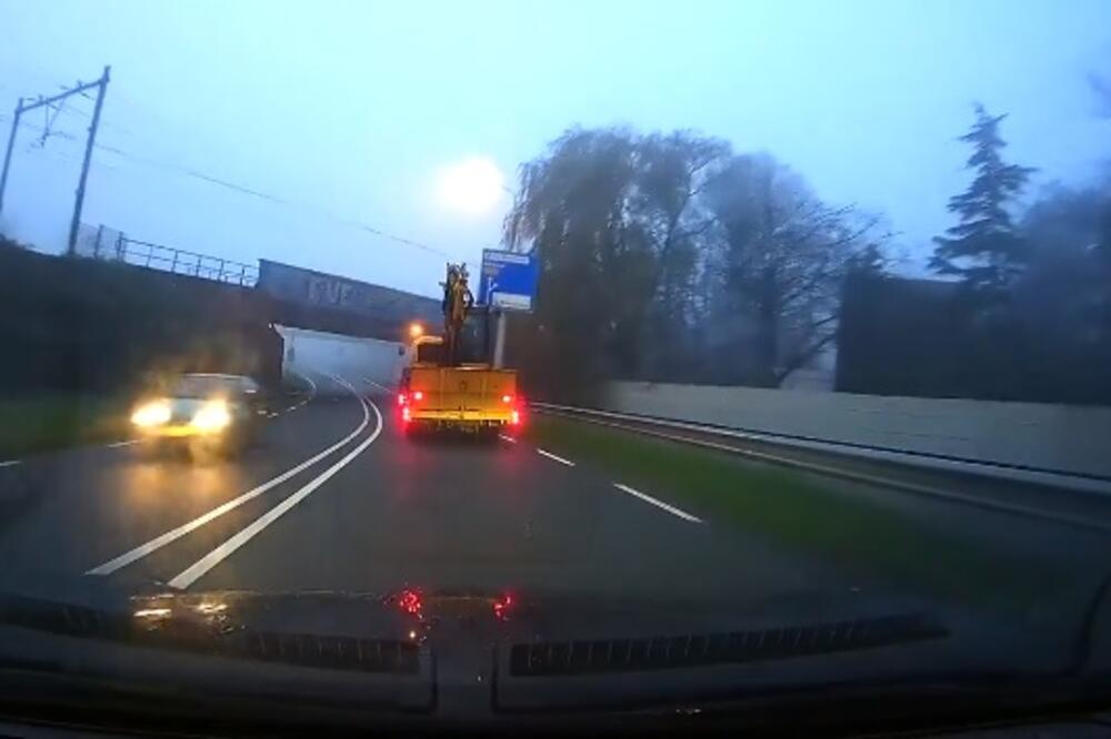 nadvožnjak, nezgoda, Foto: Printscreen