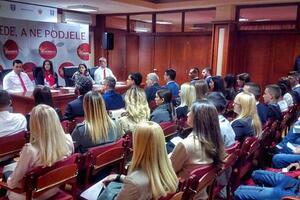 Demokrate Pljevlja: Alarmantno stanje u lokalnim službama, zarade...