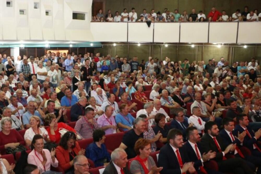 Demokrate, Foto: Demokrate