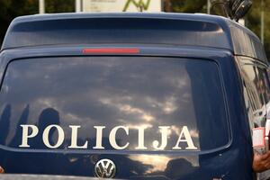 Zapalili auto u Podgorici: Jednog uhvatio policajac u civilu, za...