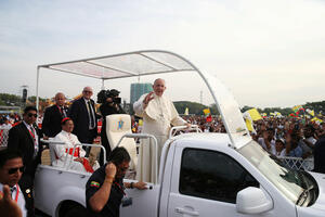 Papa Franjo poslao poruku pomirenja u Mjanmaru