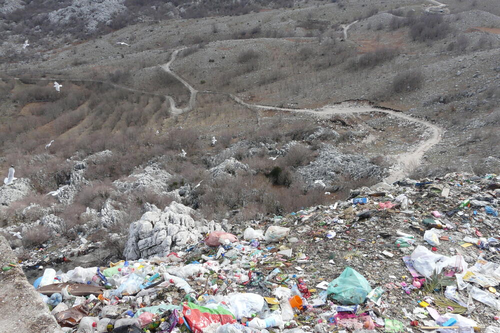 Otpad Herceg Novi, Foto: Slavica Kosić