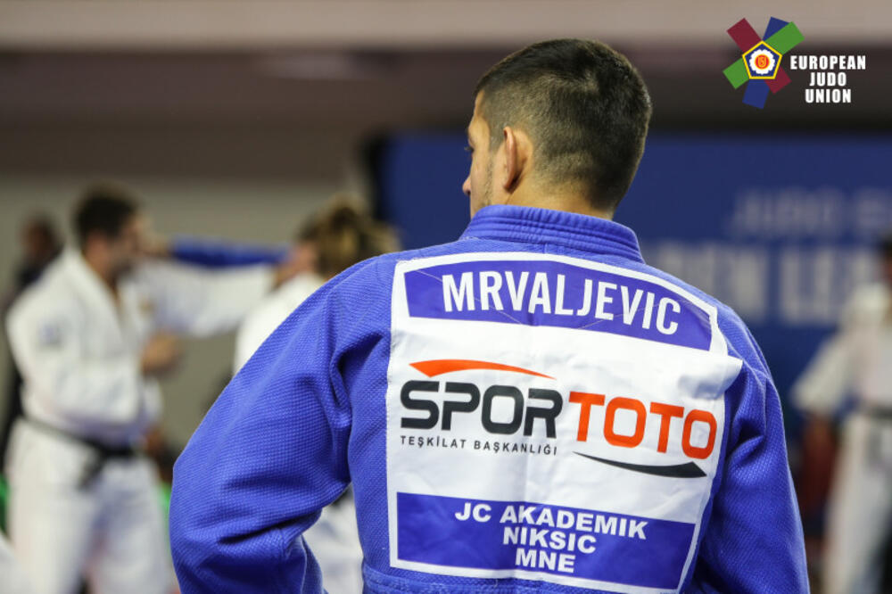 Akademik, Foto: EJU.NET