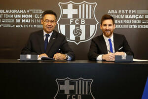 Zvanično: Mesi u Barseloni do 2021, otkupna klauzula 700 miliona...