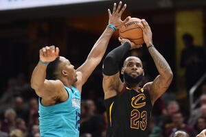 Vučević ostvario dabl-dabl učinak, Kari dobio četvrtinu protiv...