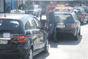 Podgorički taksisti negoduju zbog uručenih naloga
