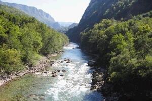 Vremeplov: Ne diraju Taru, potapaju Moraču