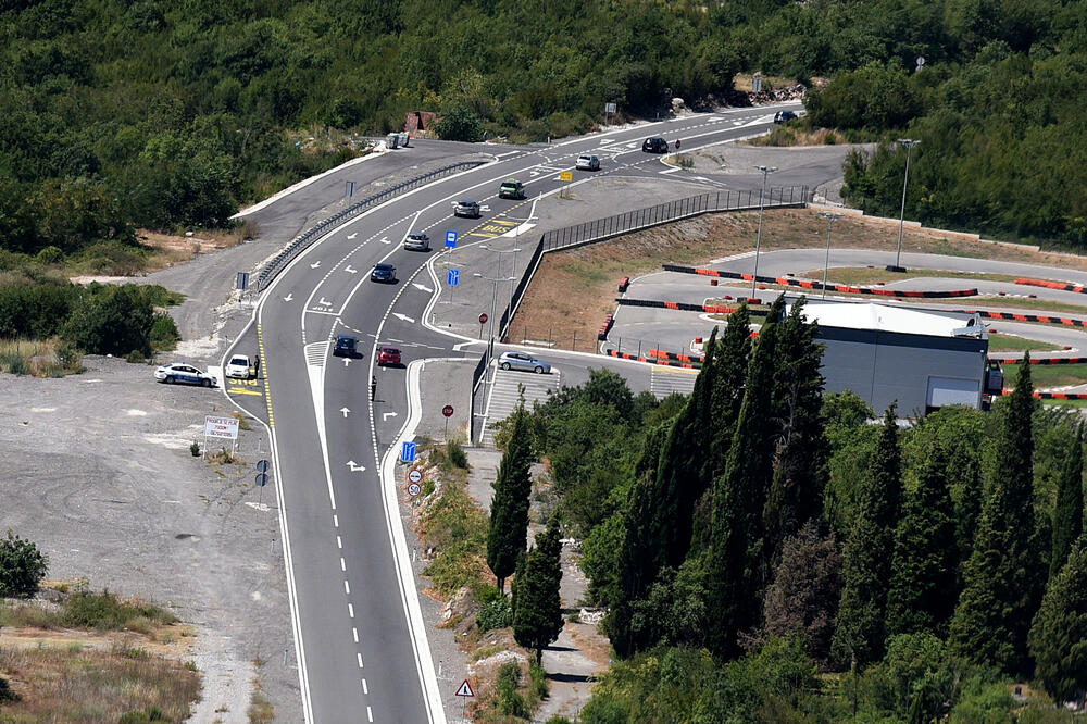 AMSCG, stanje na putevima, Foto: Boris Pejović