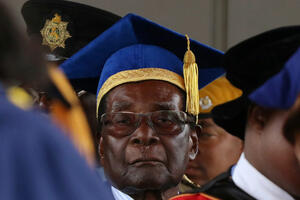 Pojavio se Mugabe: Otvorio ceremoniju na univerzitetu u Harareu