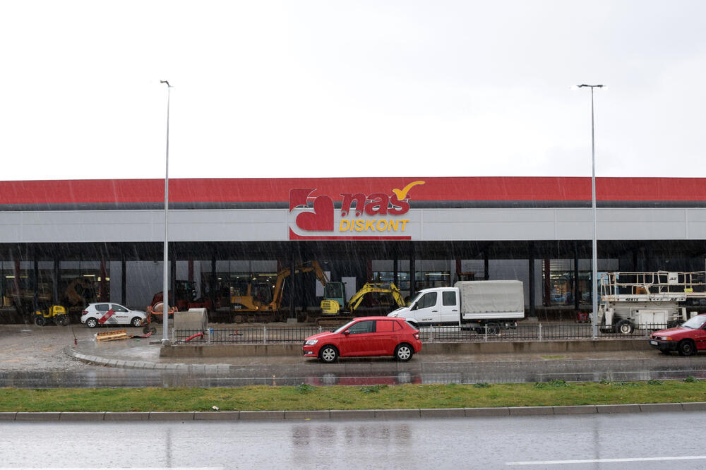 Voli naš diskont, Foto: Voli