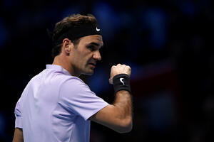 Federer savladao upornog Soka, Zverev debitovao pobjedom