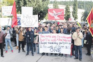 Podgorica: Šetnja za mir od KIC do Spomenika partizanu borcu
