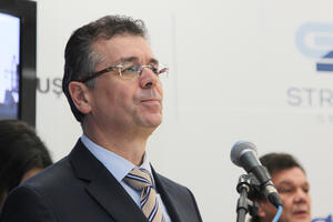 Vremeplov: Alo, ođe ministar