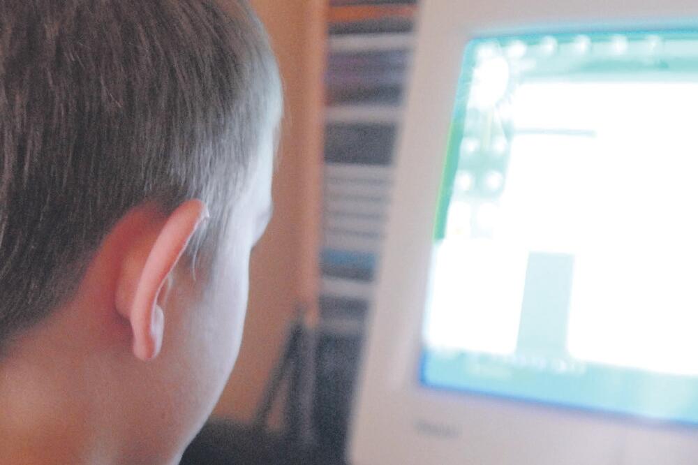 mladi i internet, Foto: Zoran Đurić