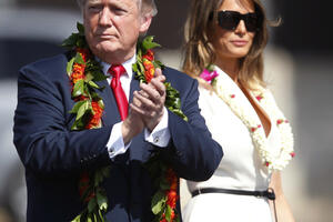 Tramp posjetio Perl Harbor