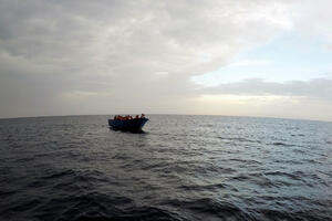 Potonuo čamac kod grčkog ostrva: Najmanje troje migranata poginulo