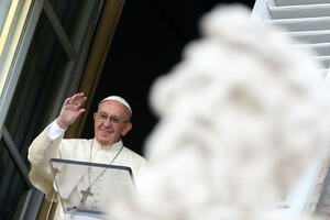Papa Franjo: Čovječanstvo rizikuje samoubistvo nuklearnim sukobom