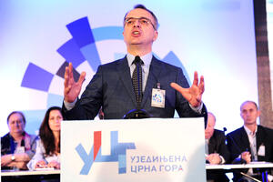 Danilović: Kolege opozicionari, sjednimo za sto, dogovorimo se da...