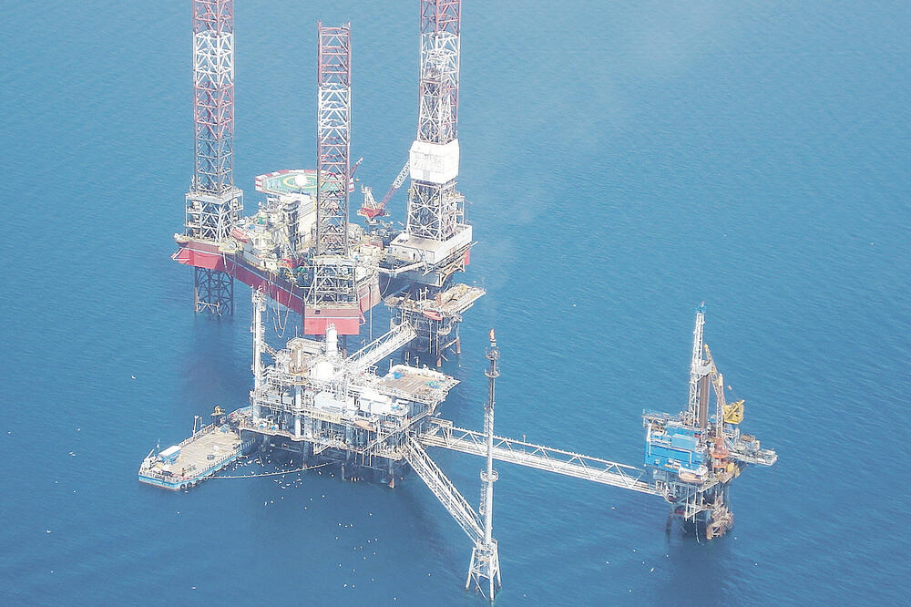 nafta (novine), Foto: Energian and oil