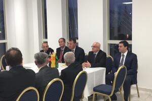 Mirović: Predstavnici Srba da vode stalni dijalog sa vlastima