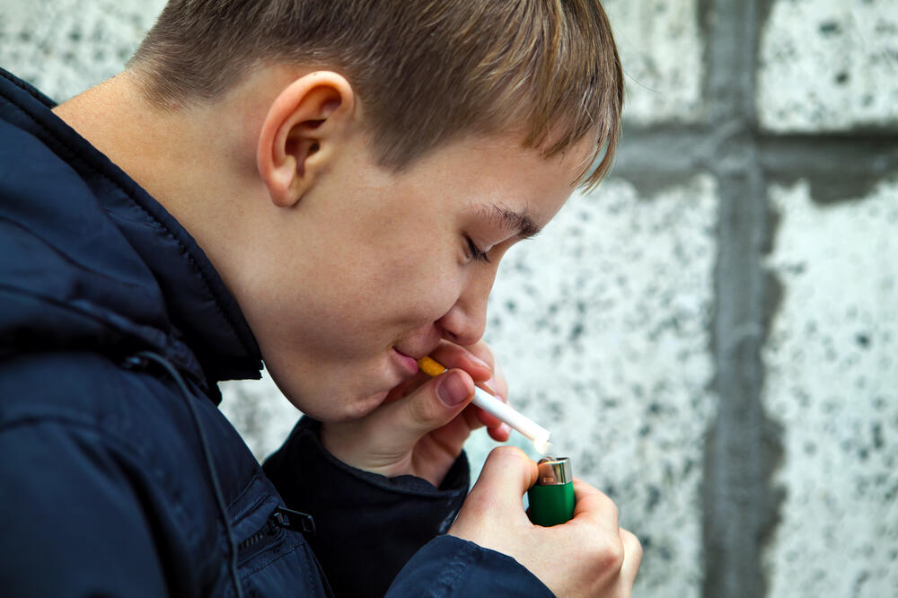 dijete, pušenje, Foto: Shutterstock