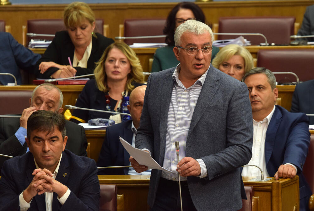 Premijerski sat, Andrija Mandić