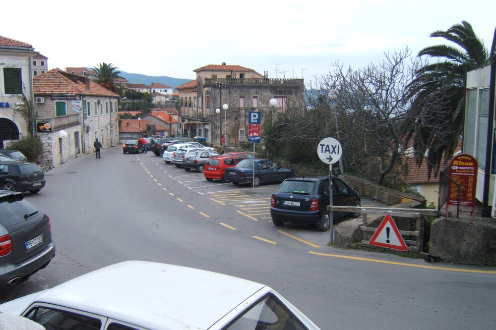parking, Herceg Novi, Foto: Slavica Kosić