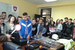 Bjelopoljski đaci posjetili Centar bezbjednosti