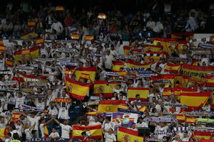 Odgovor navijača Reala: Španske zastave na Bernabeuu