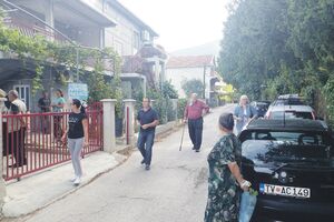 Mještani Ruljine ogoričeni: Ulica ne može preko dvorišta