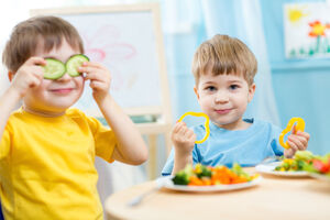 Osam savjeta koji će pomoći da djeca jedu zdravije